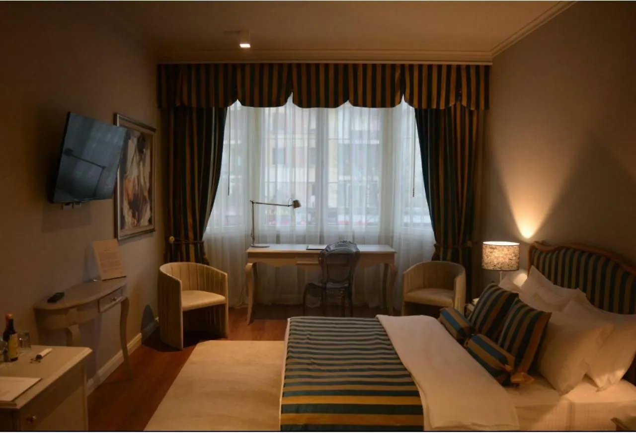 Classic Hotel Tiran 4*,