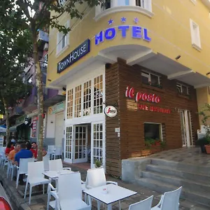 Hotel Town House, Tirana